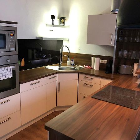 Modernes Und Gemuetliches Appartment Mit Terrasse, Stadtnah Ravensburg Exteriör bild