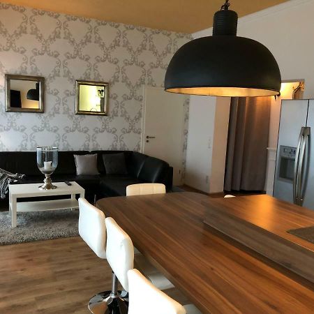 Modernes Und Gemuetliches Appartment Mit Terrasse, Stadtnah Ravensburg Exteriör bild
