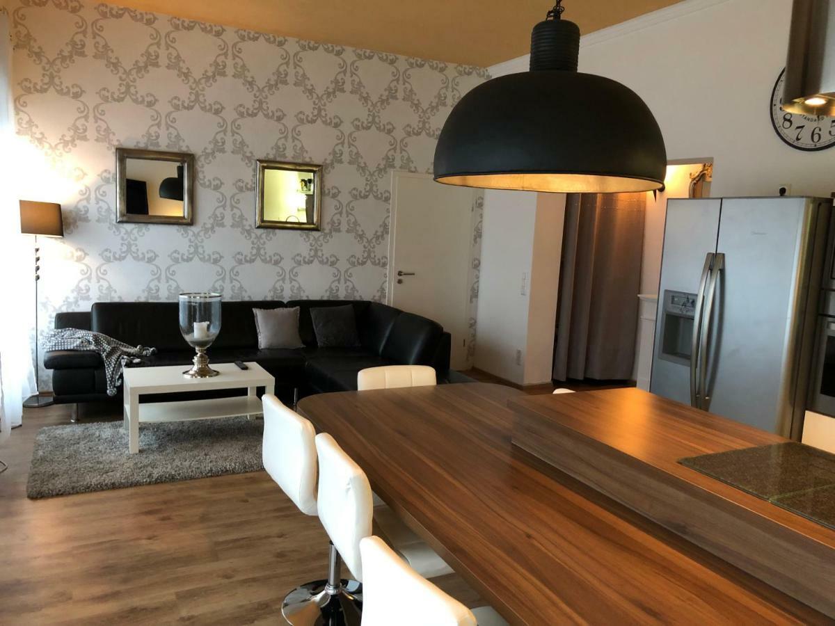 Modernes Und Gemuetliches Appartment Mit Terrasse, Stadtnah Ravensburg Exteriör bild