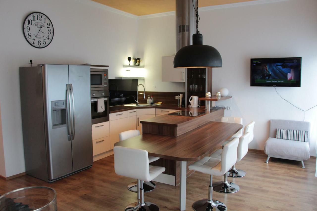 Modernes Und Gemuetliches Appartment Mit Terrasse, Stadtnah Ravensburg Exteriör bild