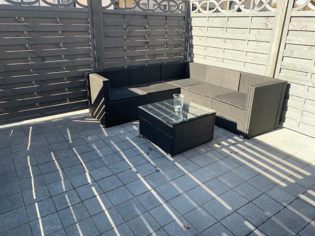 Modernes Und Gemuetliches Appartment Mit Terrasse, Stadtnah Ravensburg Exteriör bild